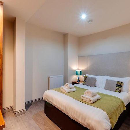 Base Apartamentos con servicio - City Road Chester Exterior foto