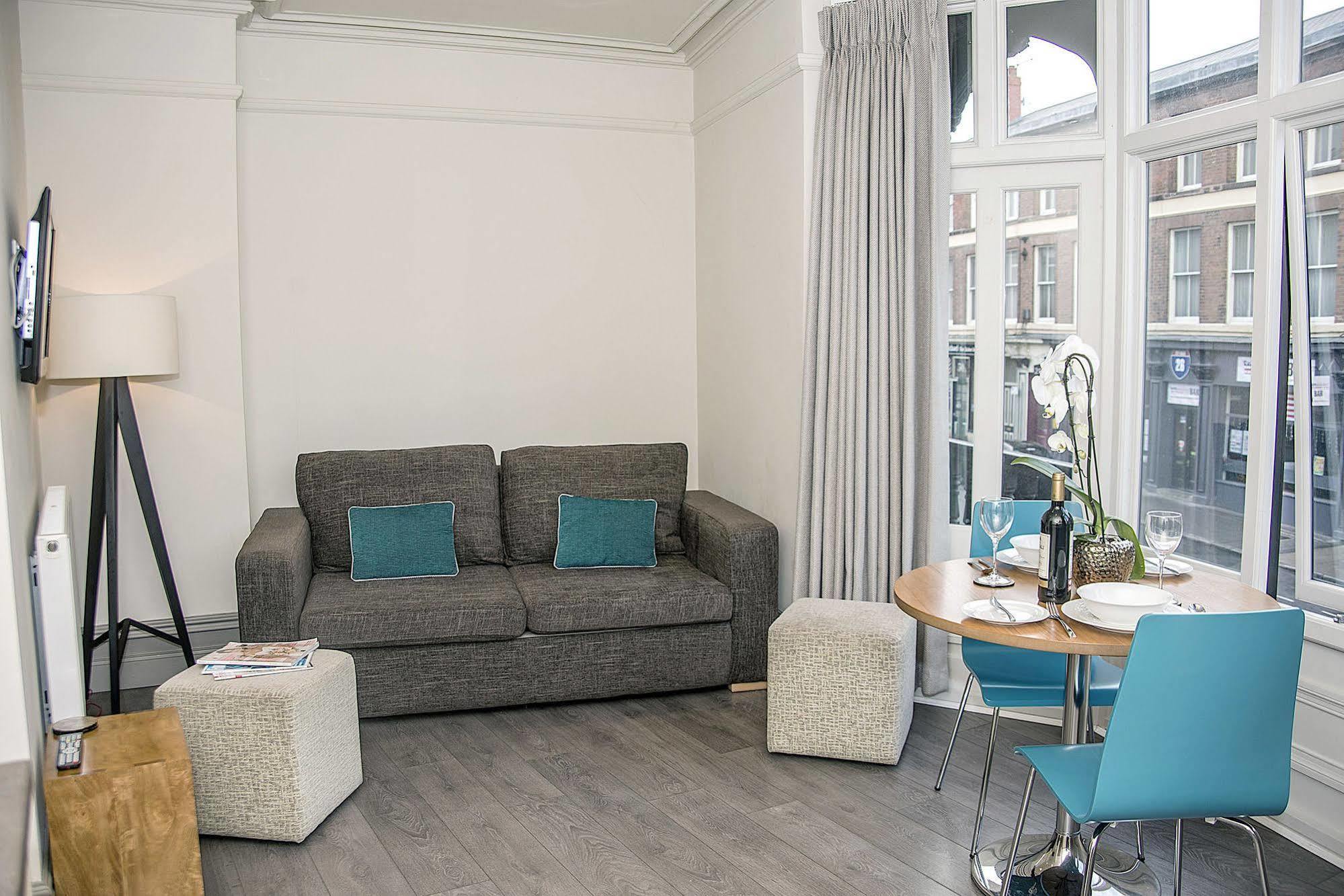 Base Apartamentos con servicio - City Road Chester Exterior foto