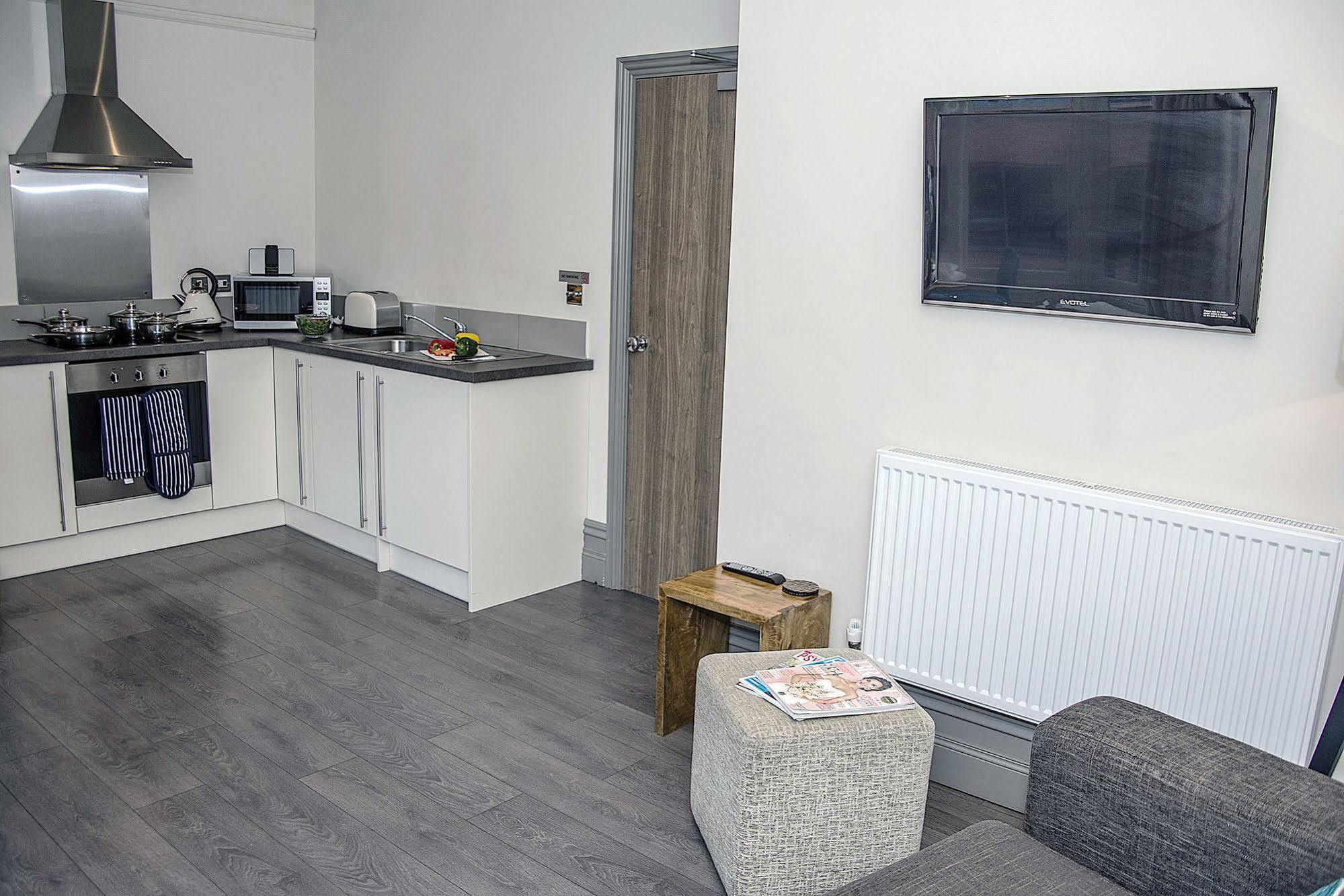 Base Apartamentos con servicio - City Road Chester Exterior foto