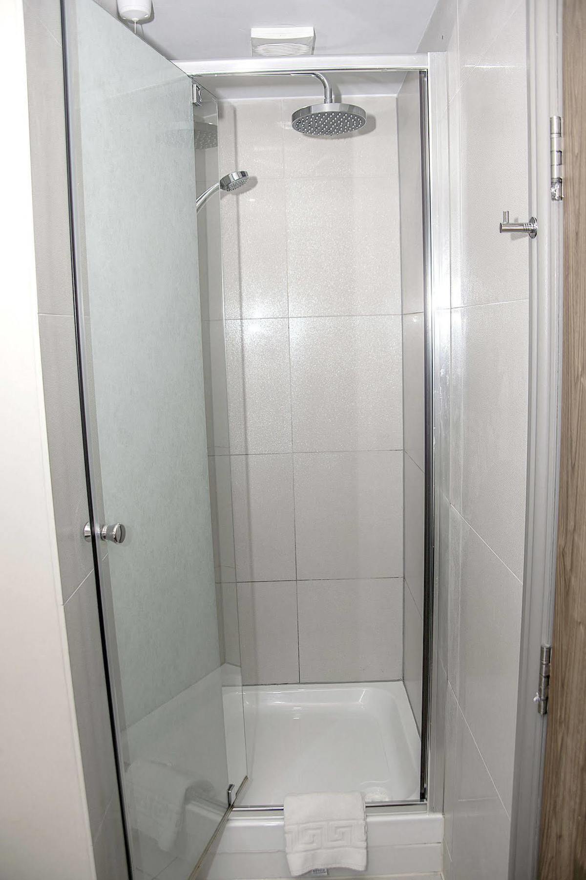 Base Apartamentos con servicio - City Road Chester Exterior foto