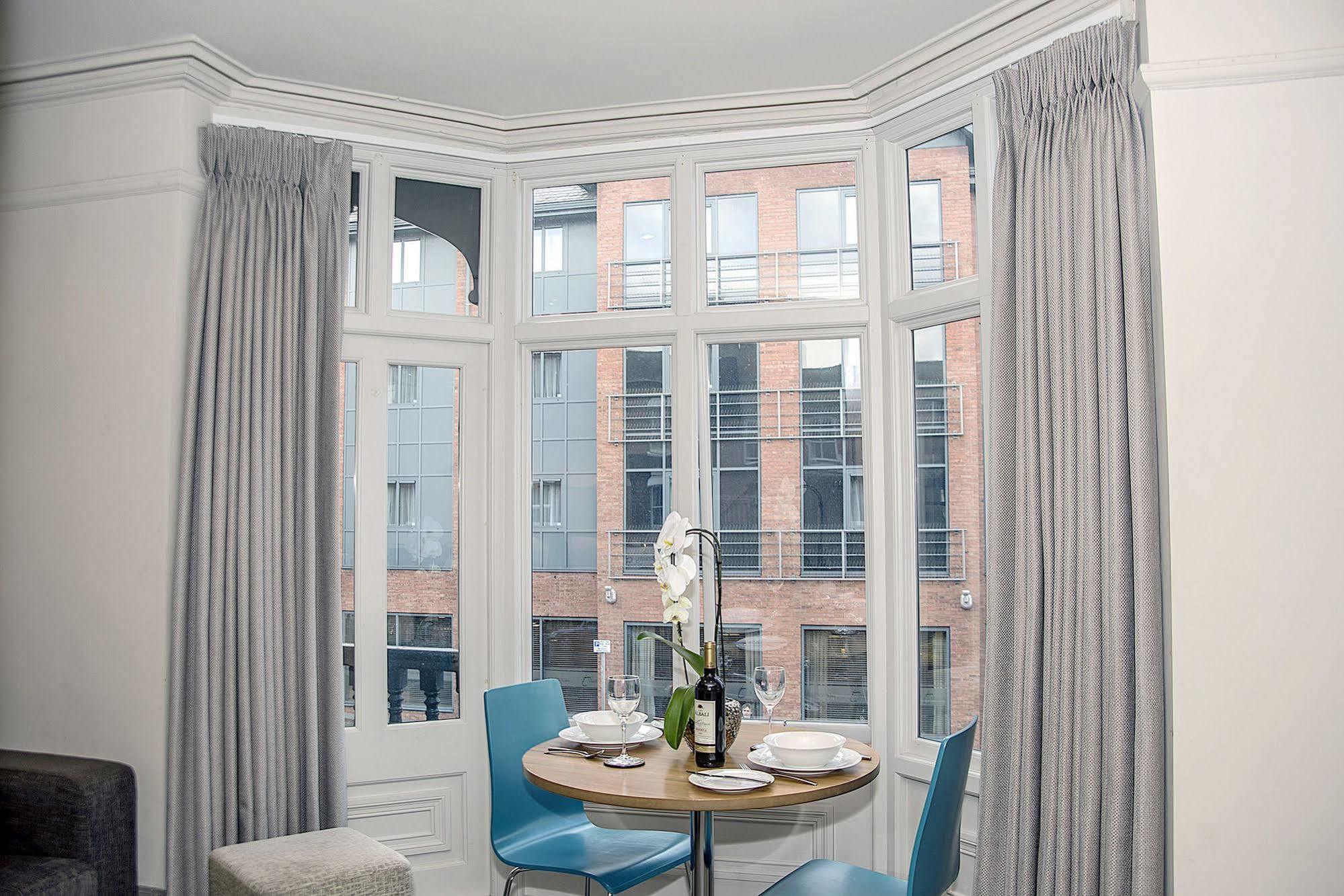 Base Apartamentos con servicio - City Road Chester Exterior foto