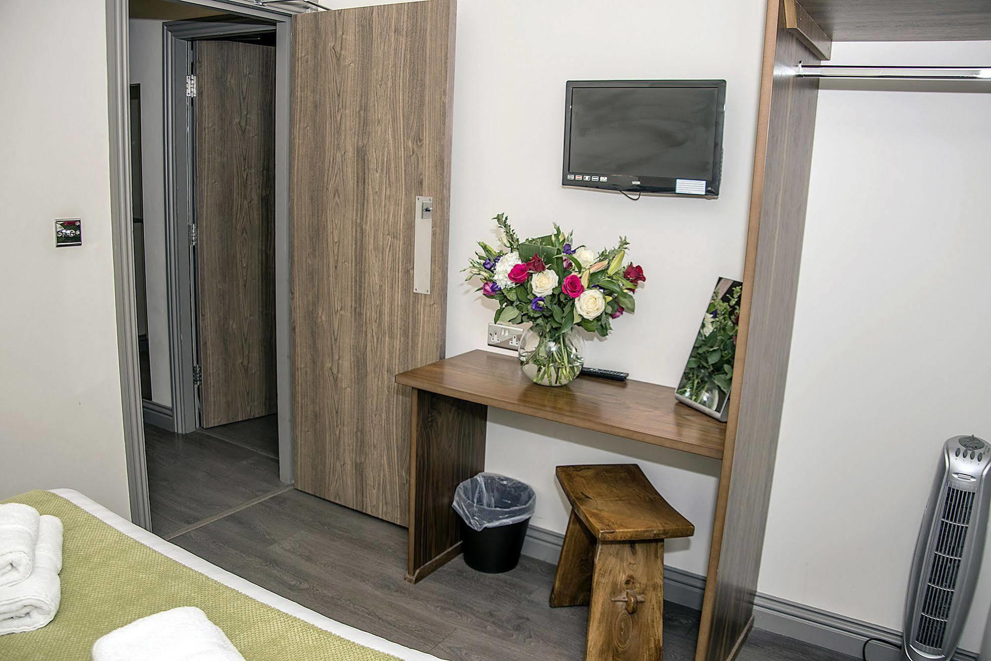 Base Apartamentos con servicio - City Road Chester Exterior foto