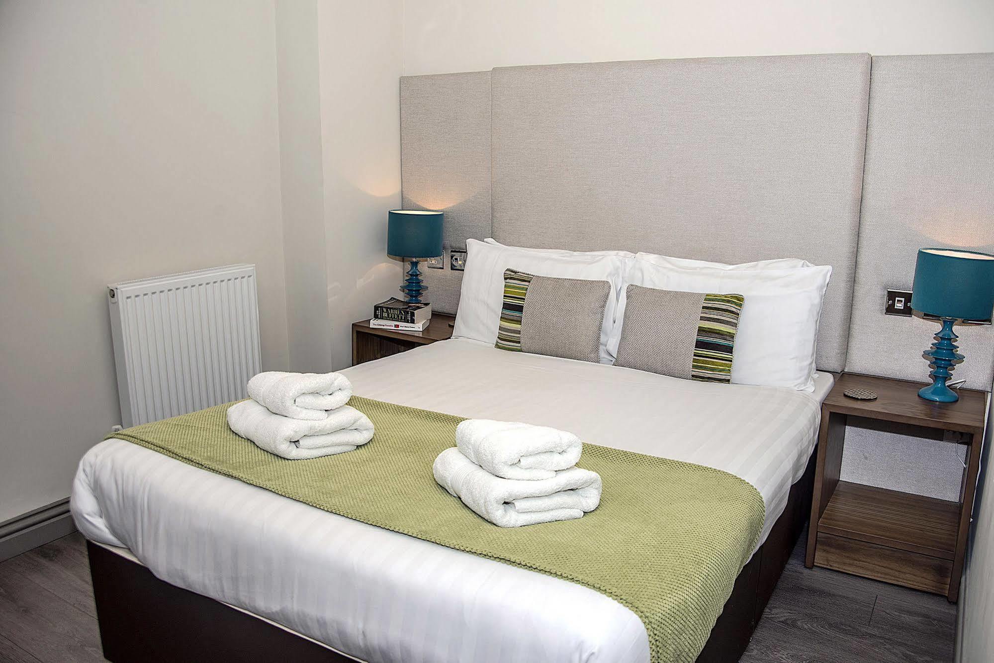Base Apartamentos con servicio - City Road Chester Exterior foto