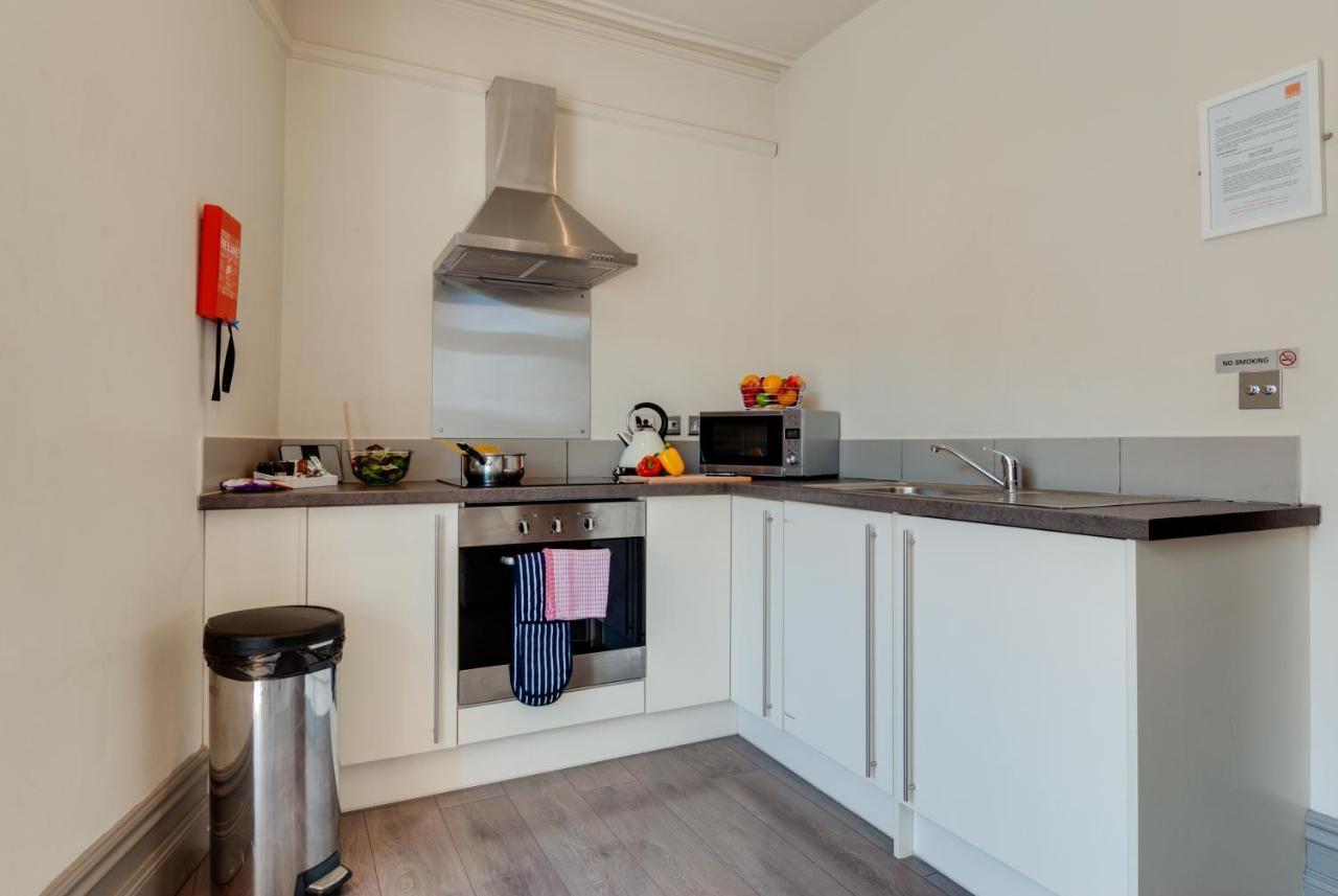 Base Apartamentos con servicio - City Road Chester Exterior foto