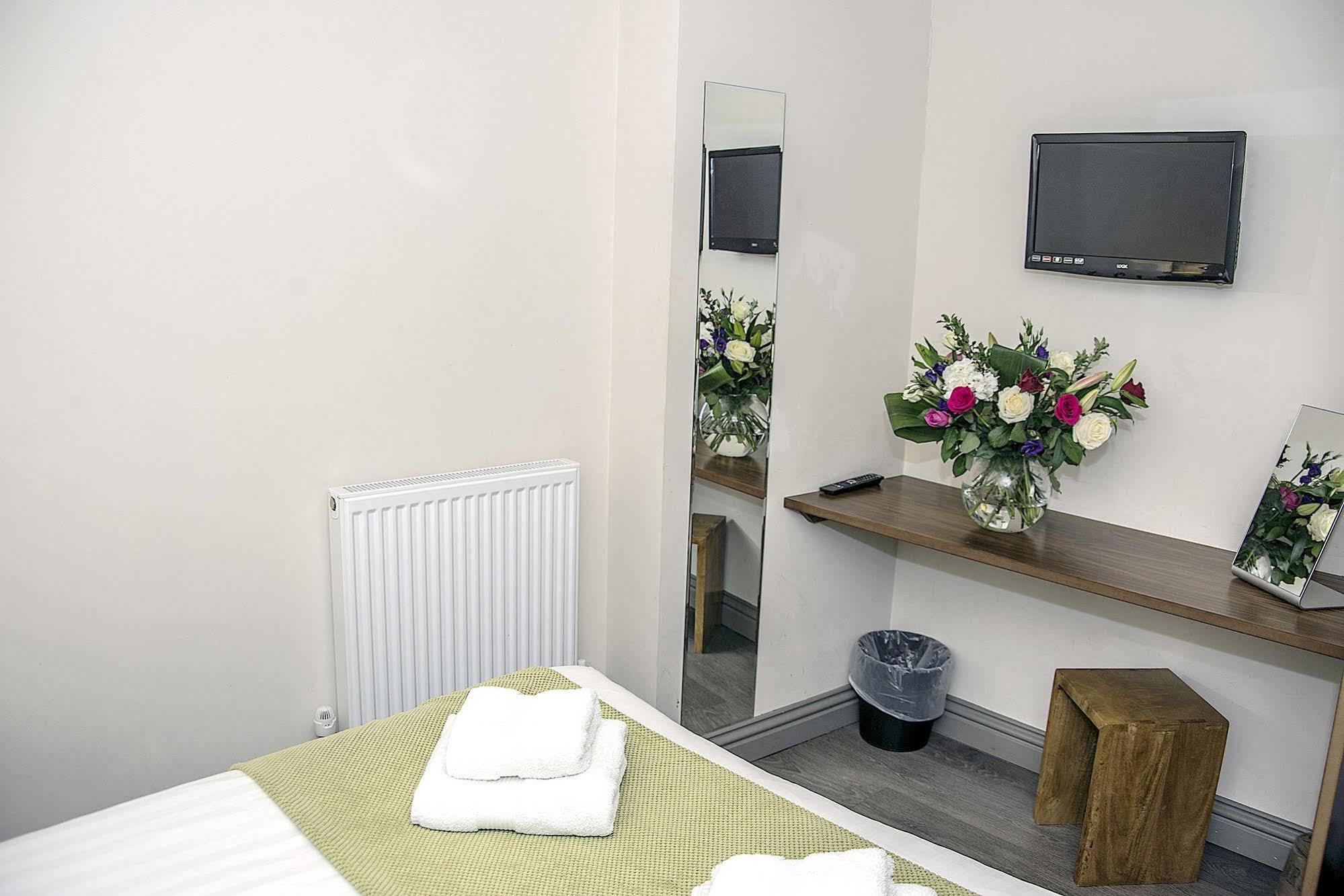 Base Apartamentos con servicio - City Road Chester Exterior foto